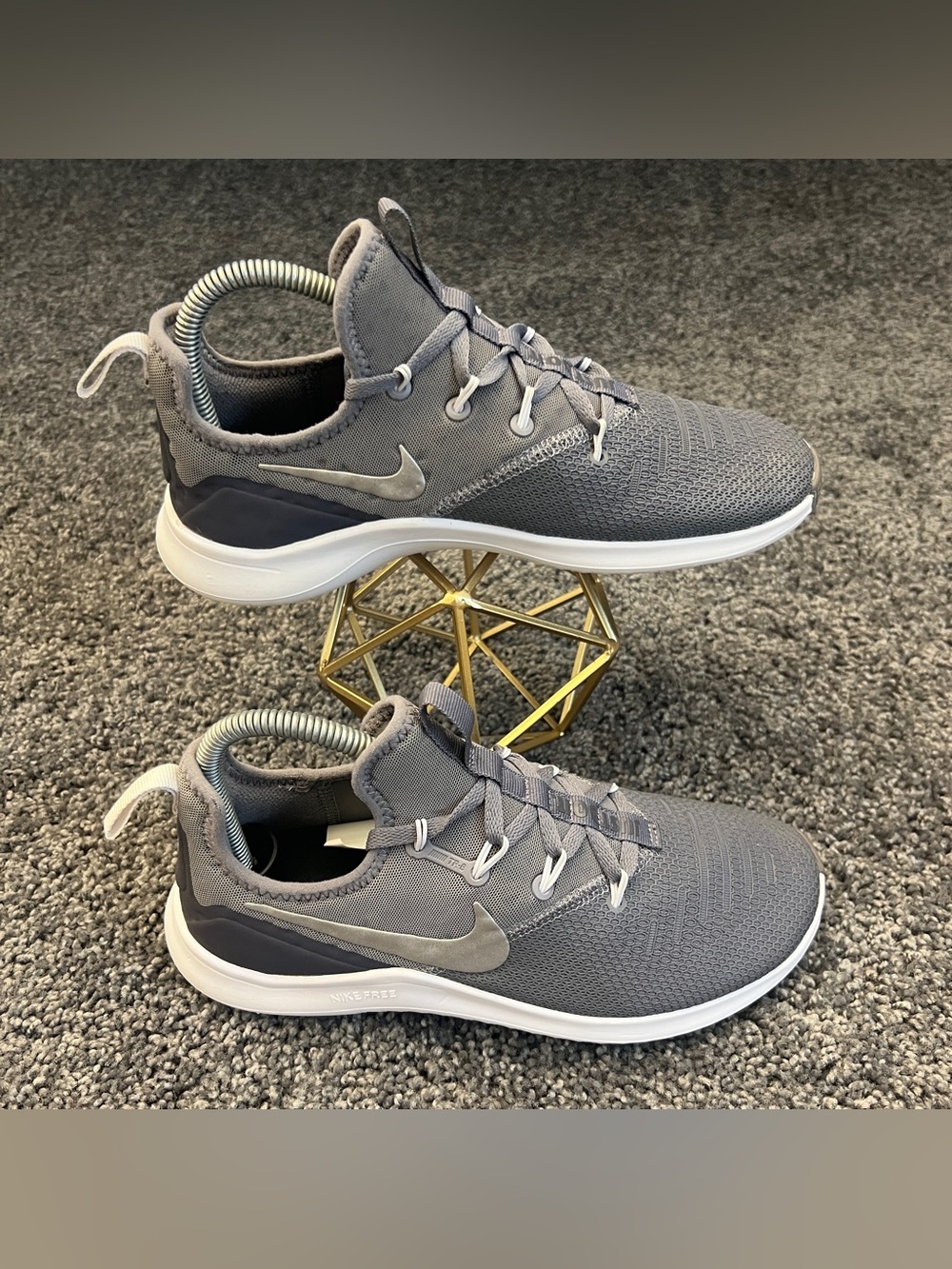 Nike Free TR 8 Running Shoes Sneakers Womens Sz 7 Gunsmoke Metallic Silver Grey